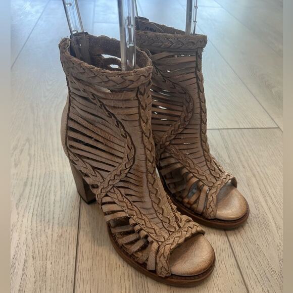 Freebird Bela Leather Heels Taupe Size 6 - Picture 3 of 10